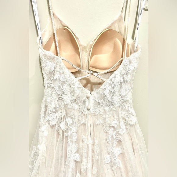 Stella York 6886 Wedding Dress, size 6 US/CAD - Picture 6 of 8